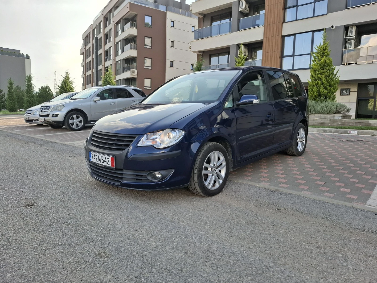 VW Touran 1.9TDI 105k. 6ск - изображение 7