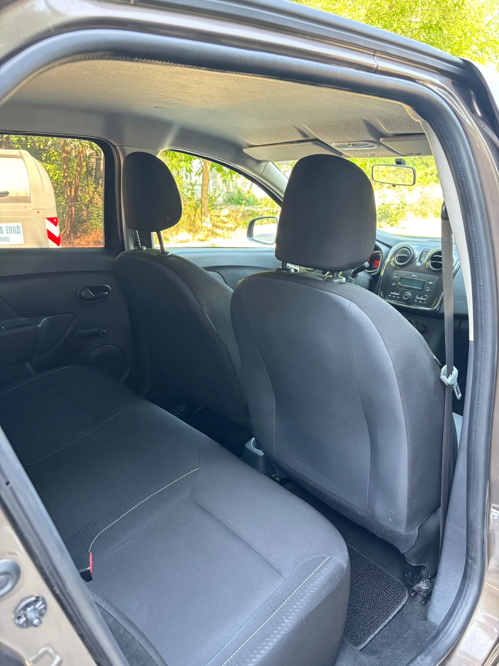 Dacia Logan 1.0i - изображение 9