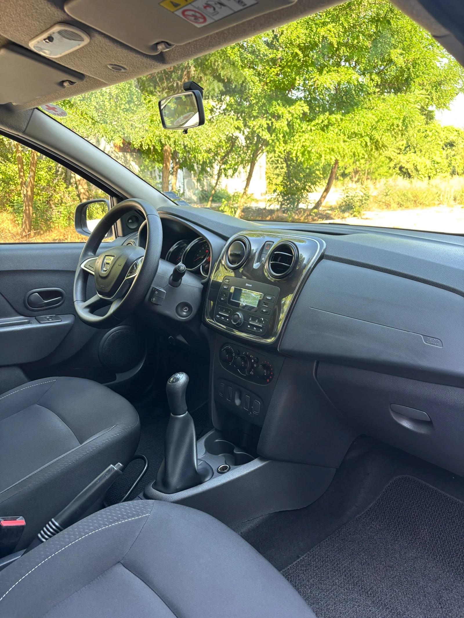 Dacia Logan 1.0i - изображение 7