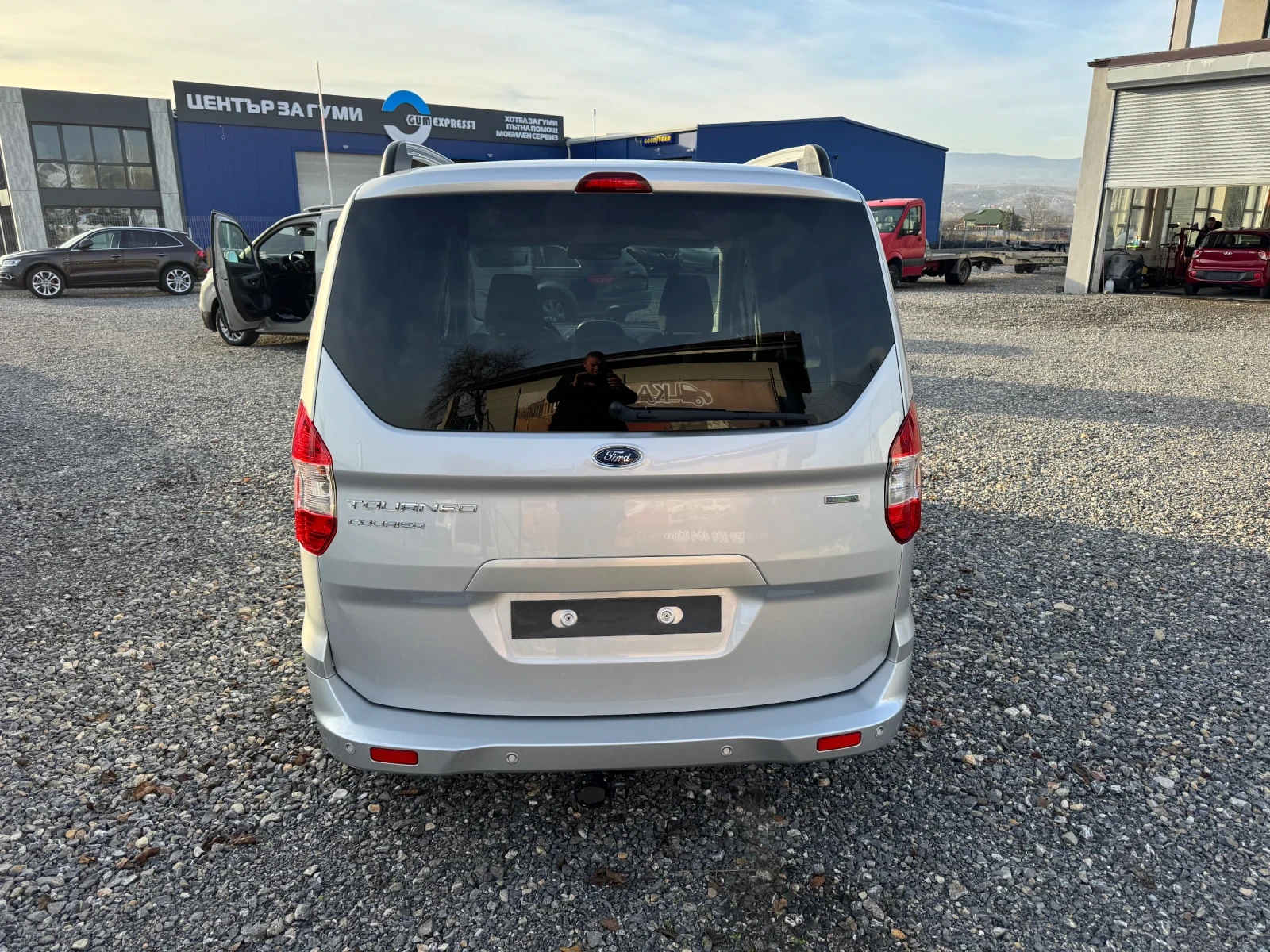 Ford Courier 1.0 TITANIUM 99.000km - изображение 4