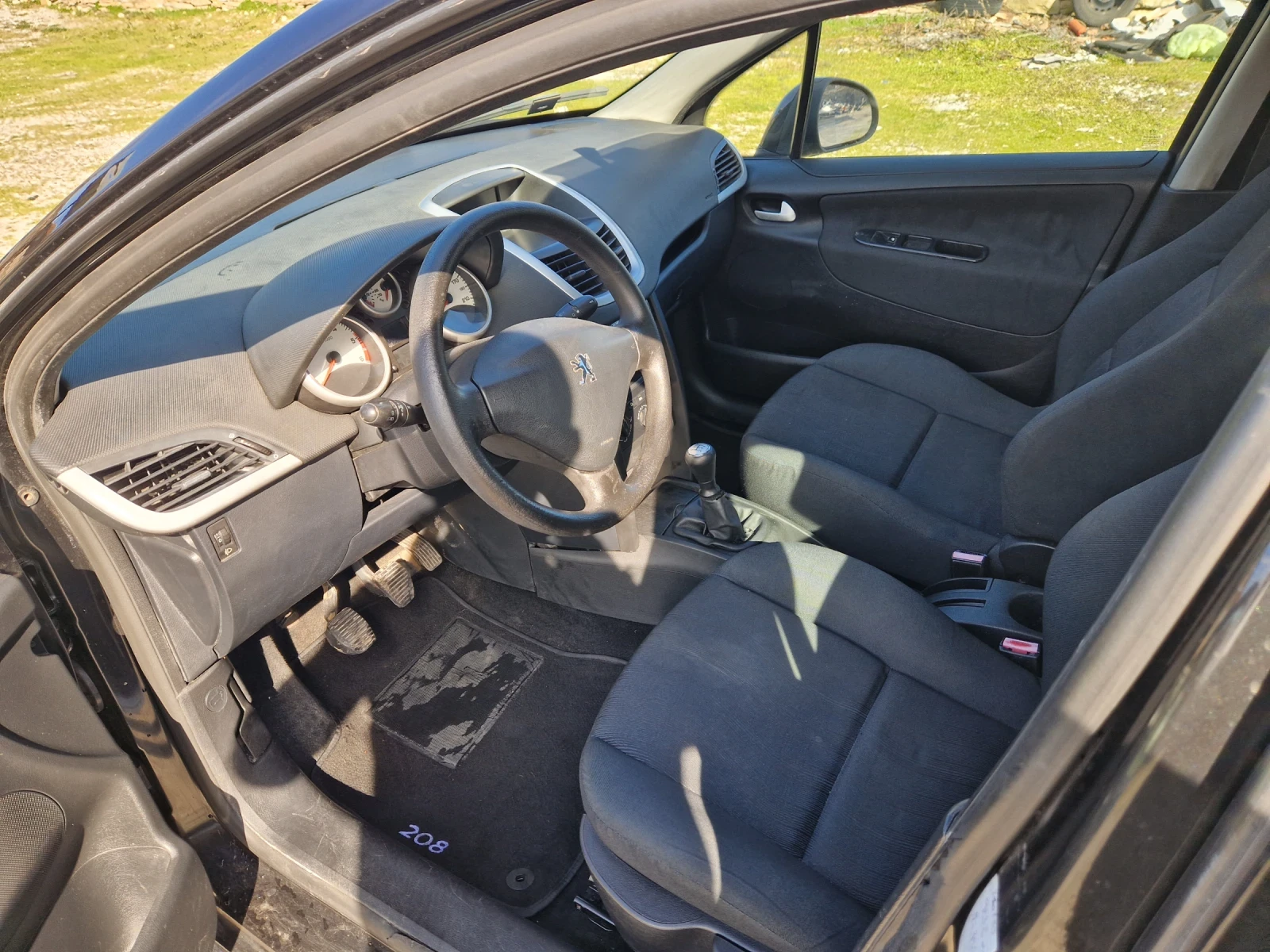 Peugeot 207 1.4HDI, 68кс, 08г, 5вр.Италия , снимка 8 - Автомобили и джипове - 53534186