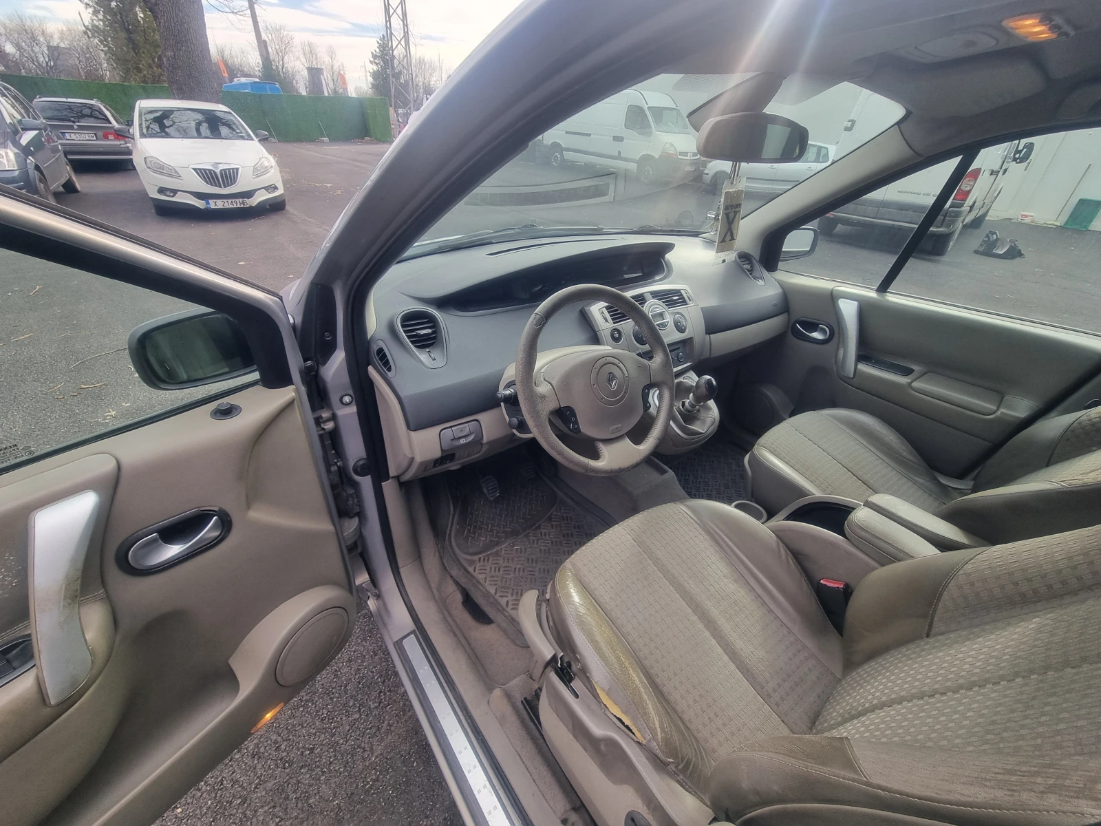 Renault Grand scenic 1.9 dci 120 �.�. 7 ������ �������� | Mobile.bg � ����������� 12