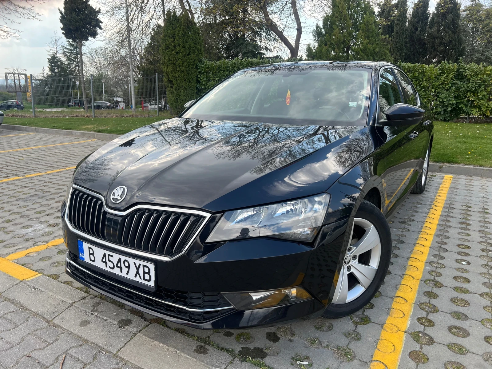 Skoda Superb 2.0TDI /150кс/НАПЪЛНО ОБСЛУЖЕН, снимка 2 - Автомобили и джипове - 54077218