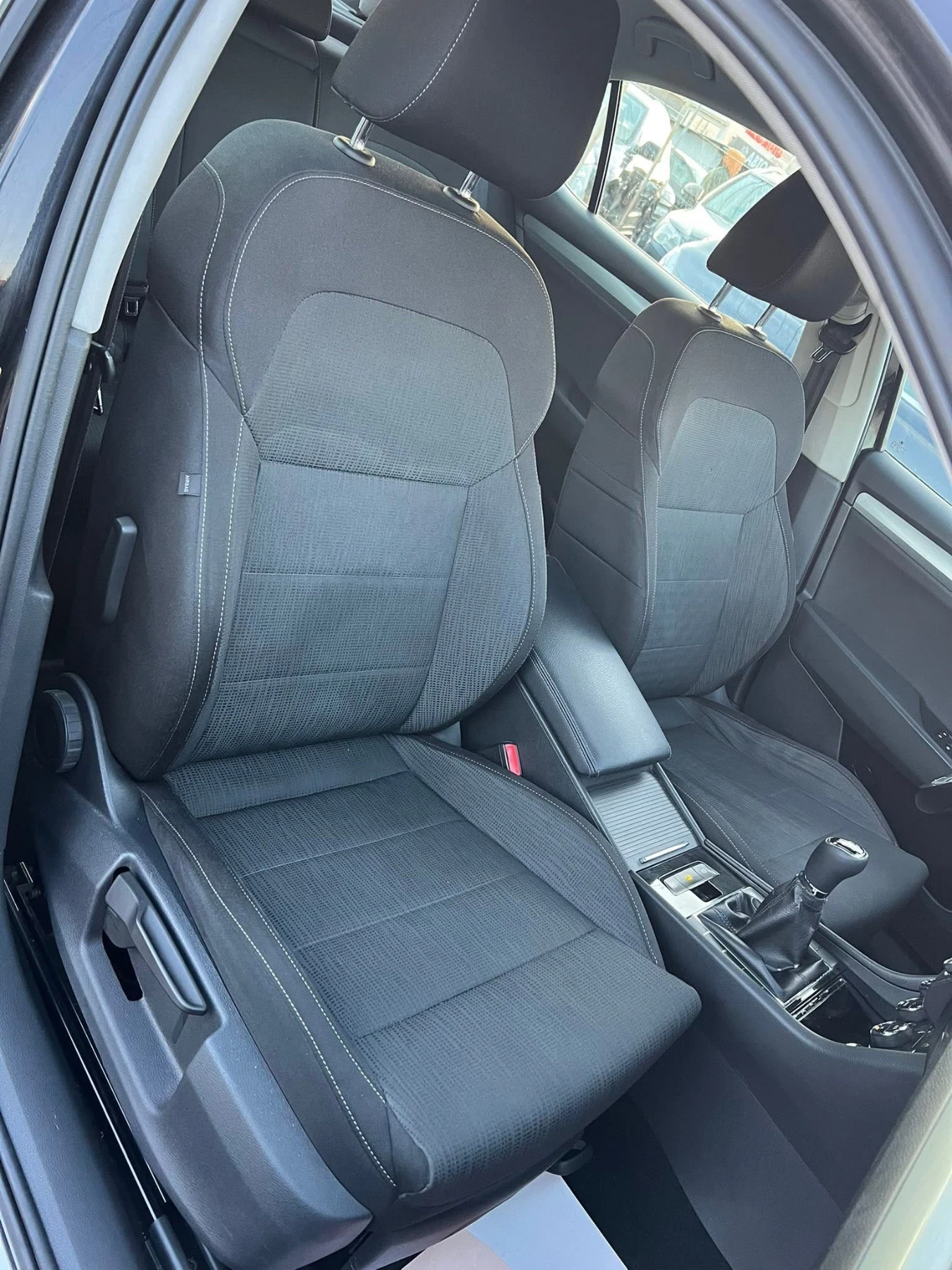 Skoda Superb 2.0TDI /150кс/НАПЪЛНО ОБСЛУЖЕН, снимка 11 - Автомобили и джипове - 54077218