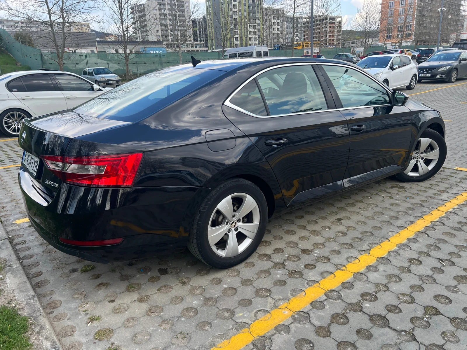 Skoda Superb 2.0TDI /150кс/НАПЪЛНО ОБСЛУЖЕН, снимка 4 - Автомобили и джипове - 54077218
