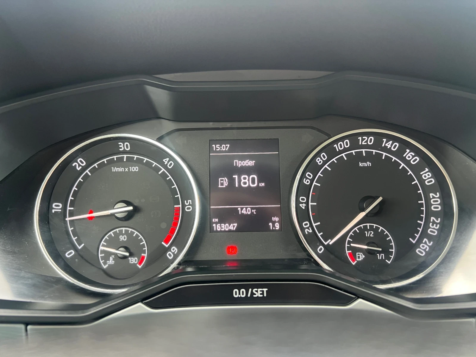 Skoda Superb 2.0TDI /150кс/НАПЪЛНО ОБСЛУЖЕН, снимка 11 - Автомобили и джипове - 54077218