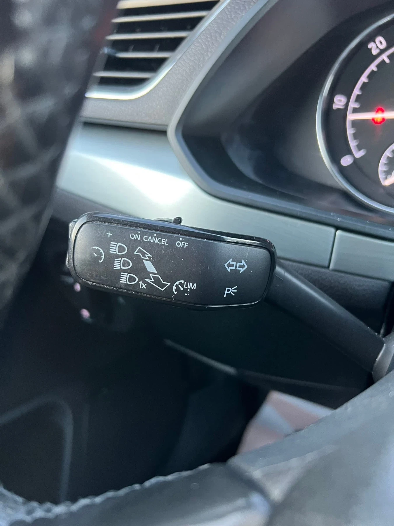 Skoda Superb 2.0TDI /150кс/НАПЪЛНО ОБСЛУЖЕН, снимка 15 - Автомобили и джипове - 54077218