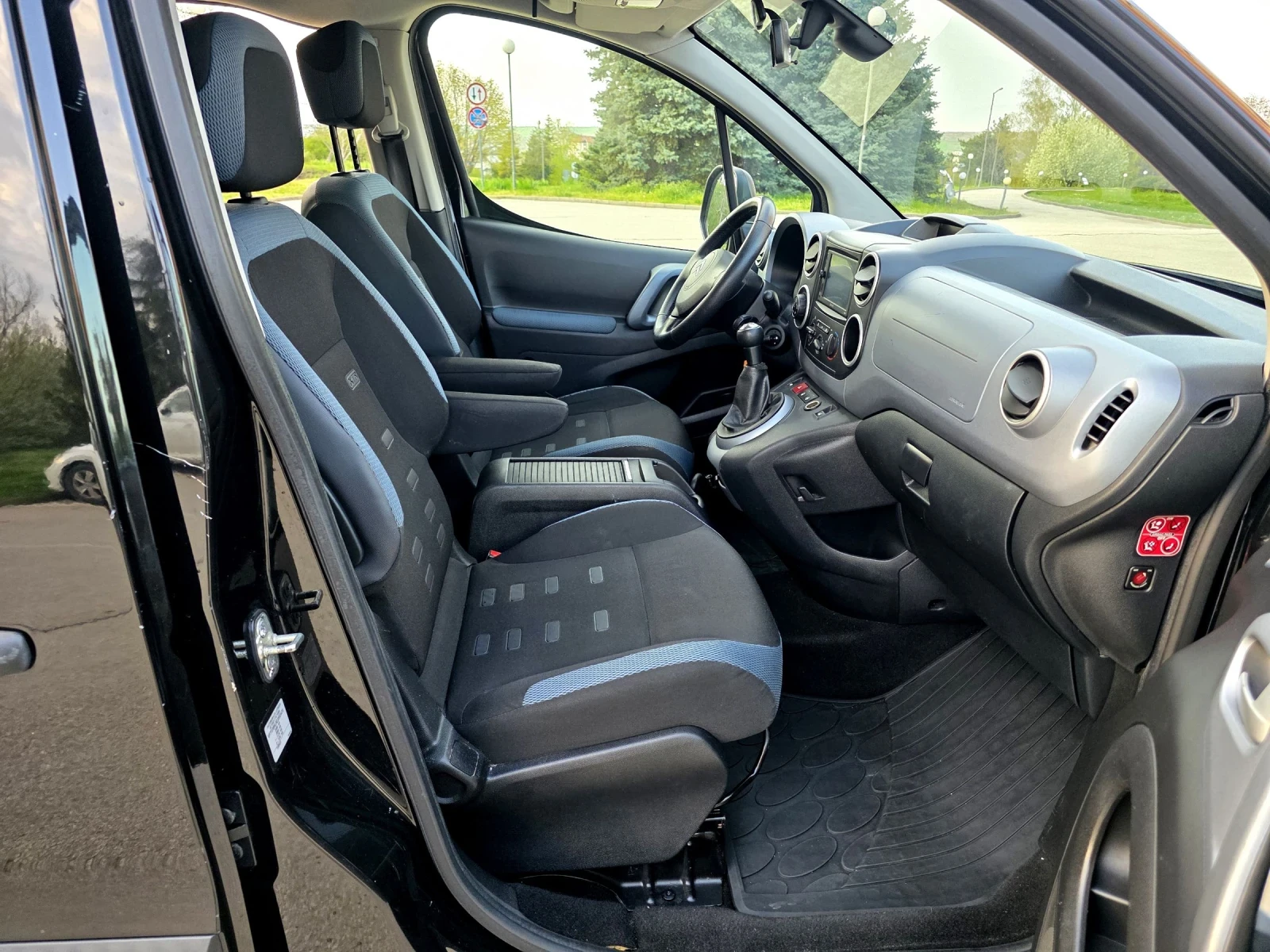 Citroen Berlingo 1.6HDi -112к.с XTR, Сервизна история. , снимка 11 - Автомобили и джипове - 54197206