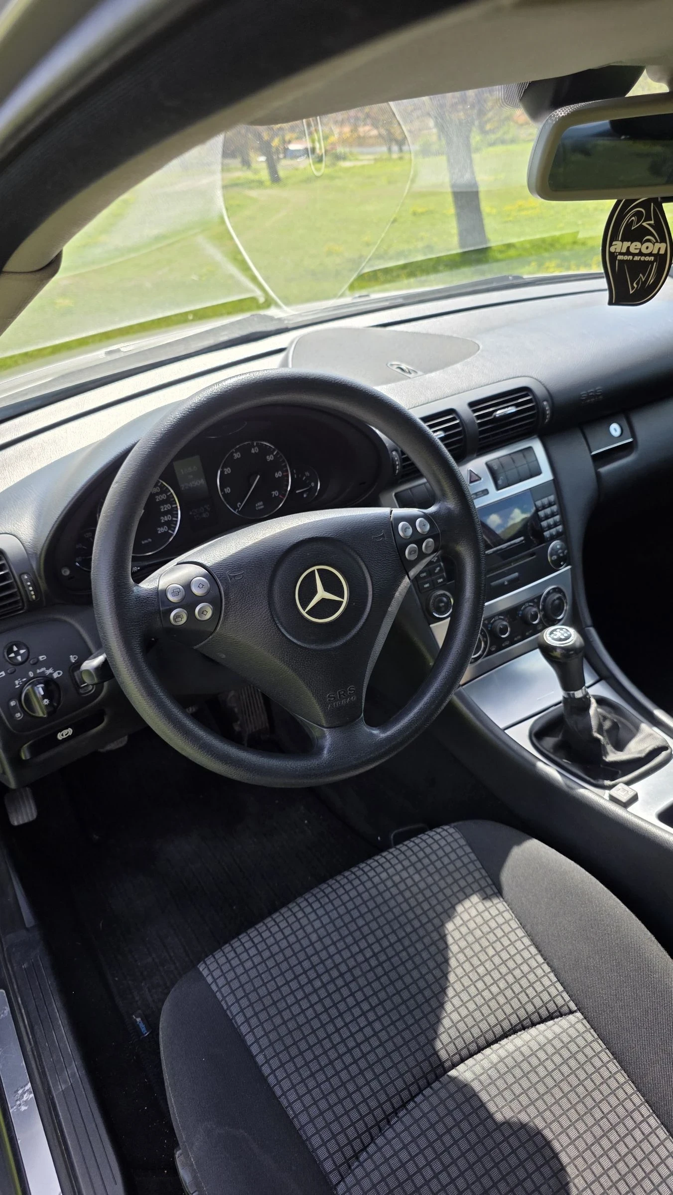 Mercedes-Benz C 180, снимка 11 - Автомобили и джипове - 54381057