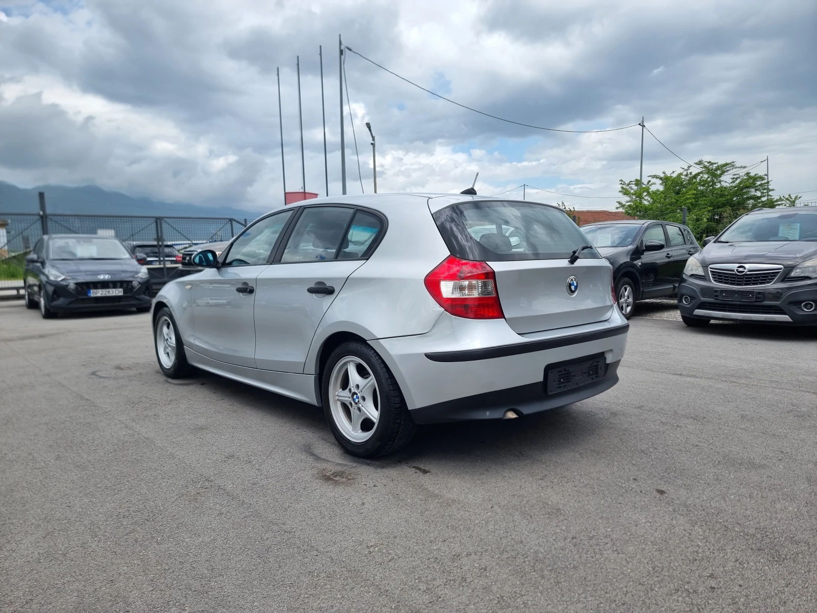 BMW 118 2.0D, снимка 4 - Автомобили и джипове - 54519649