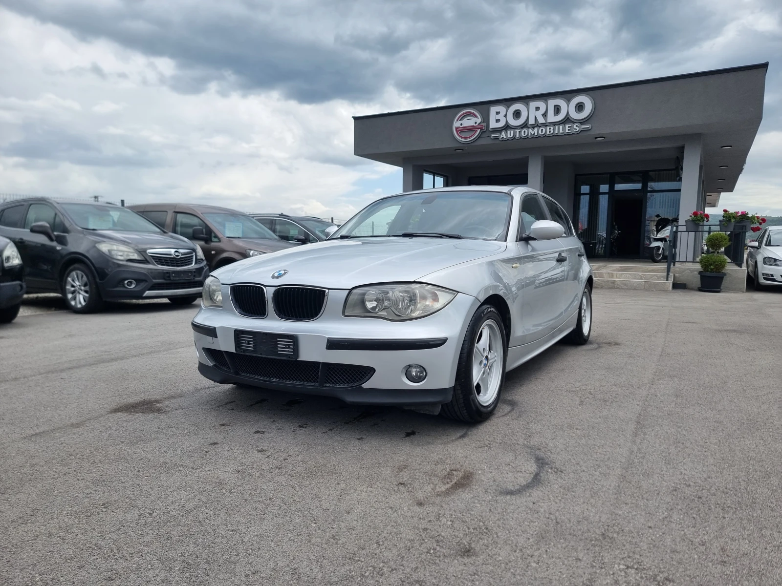 BMW 118 2.0D, снимка 2 - Автомобили и джипове - 54519649