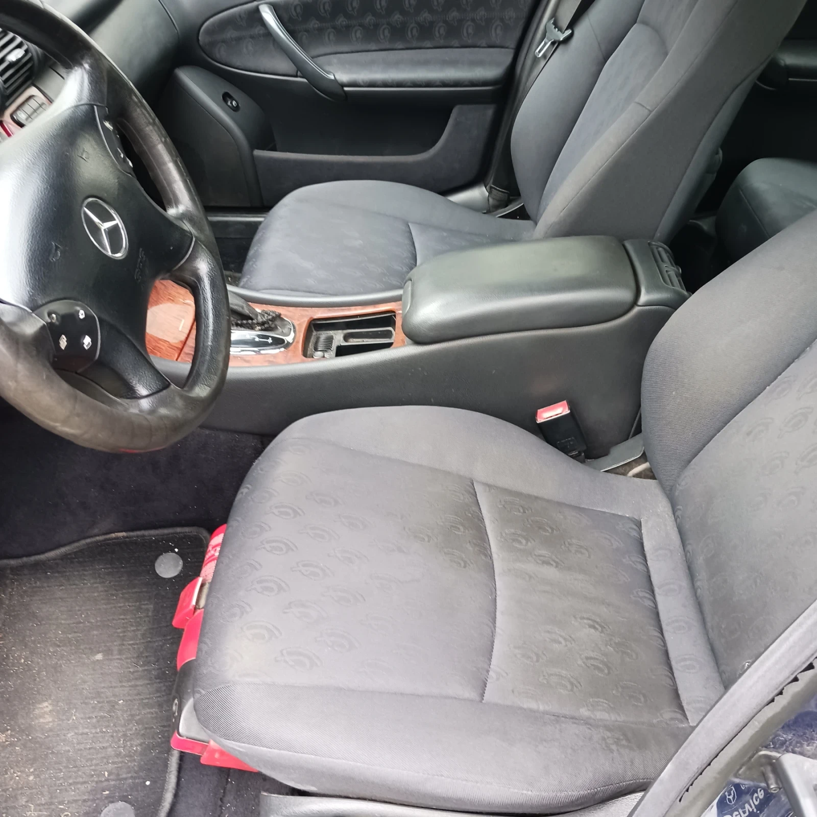 Mercedes-Benz C 220, снимка 8 - Автомобили и джипове - 54887081