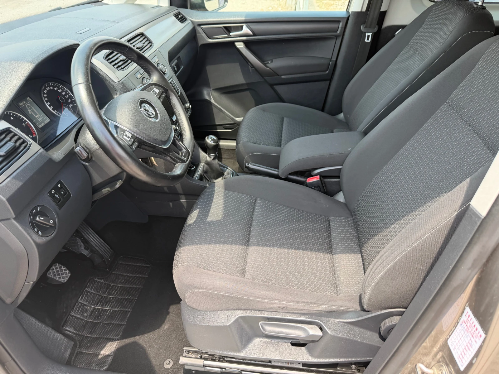 VW Caddy 2.0TDI , снимка 10 - Автомобили и джипове - 55141845