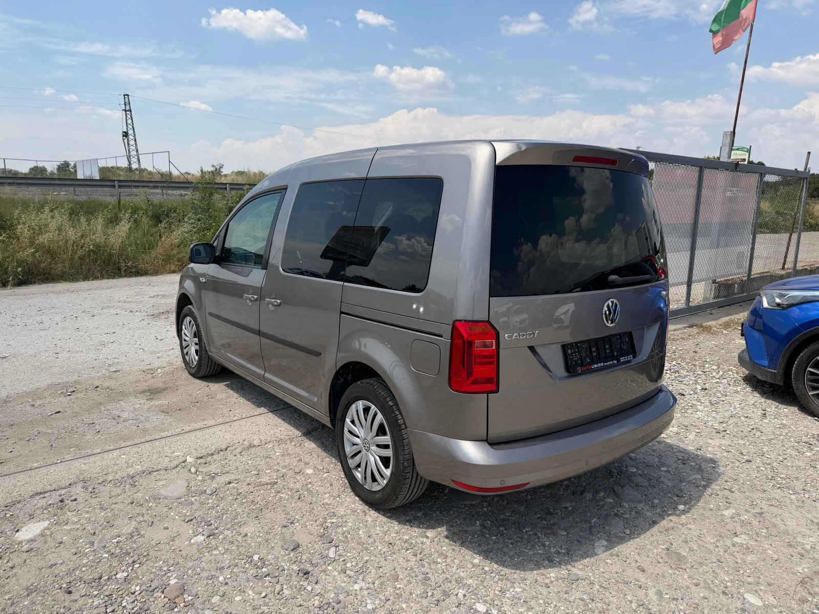 VW Caddy 2.0TDI , снимка 7 - Автомобили и джипове - 55141845