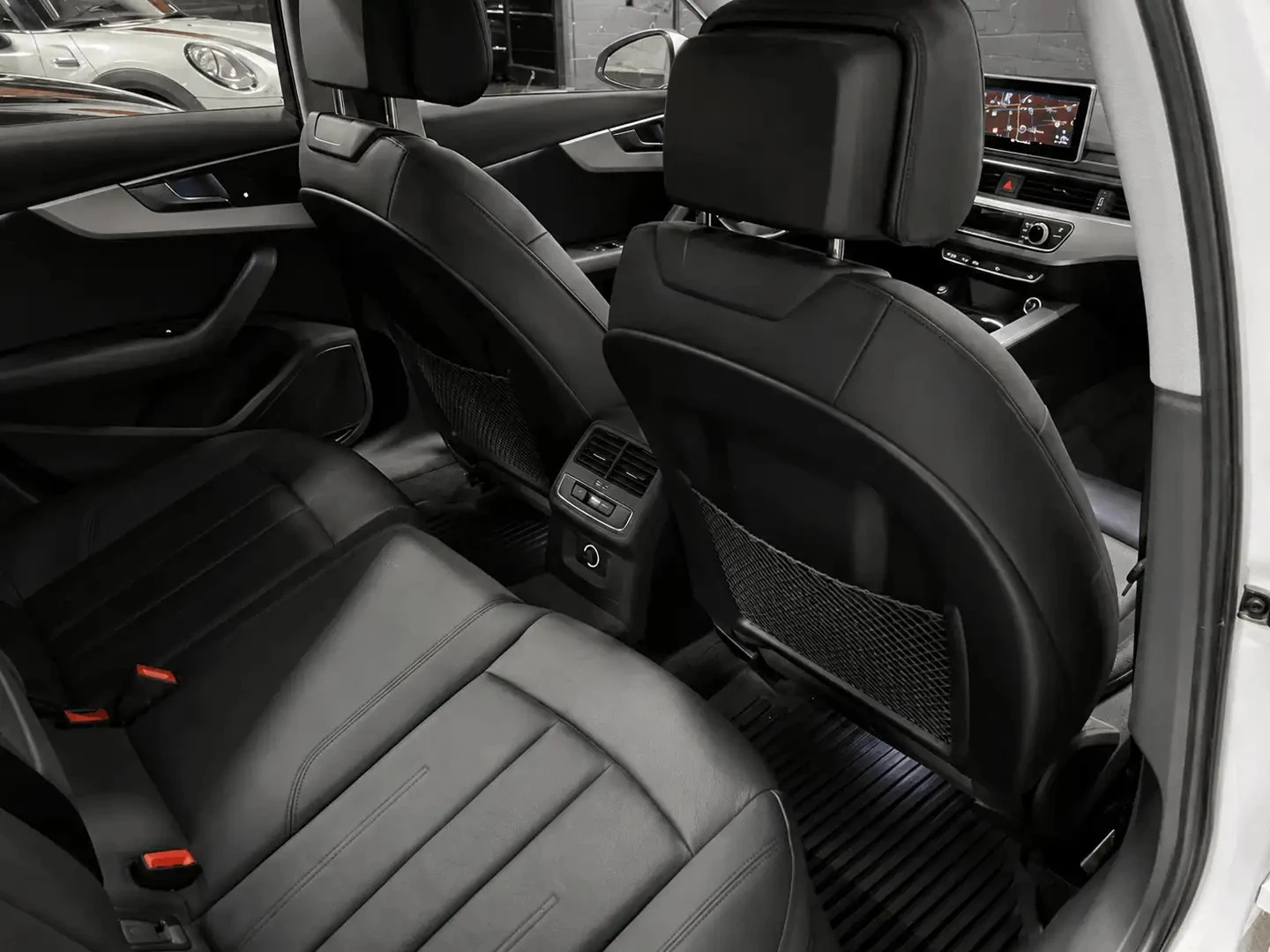 Audi A4 quattrov * Progressiv * АвтоКредит * (ЦЕНА ДО БГ), снимка 11 - Автомобили и джипове - 55250790