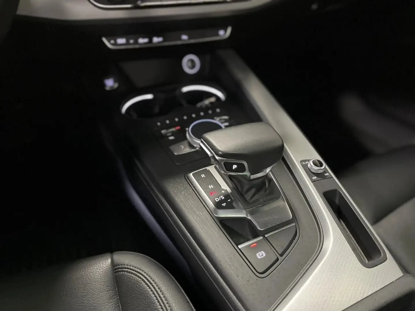 Audi A4 quattrov * Progressiv * АвтоКредит * (ЦЕНА ДО БГ), снимка 7 - Автомобили и джипове - 55250790