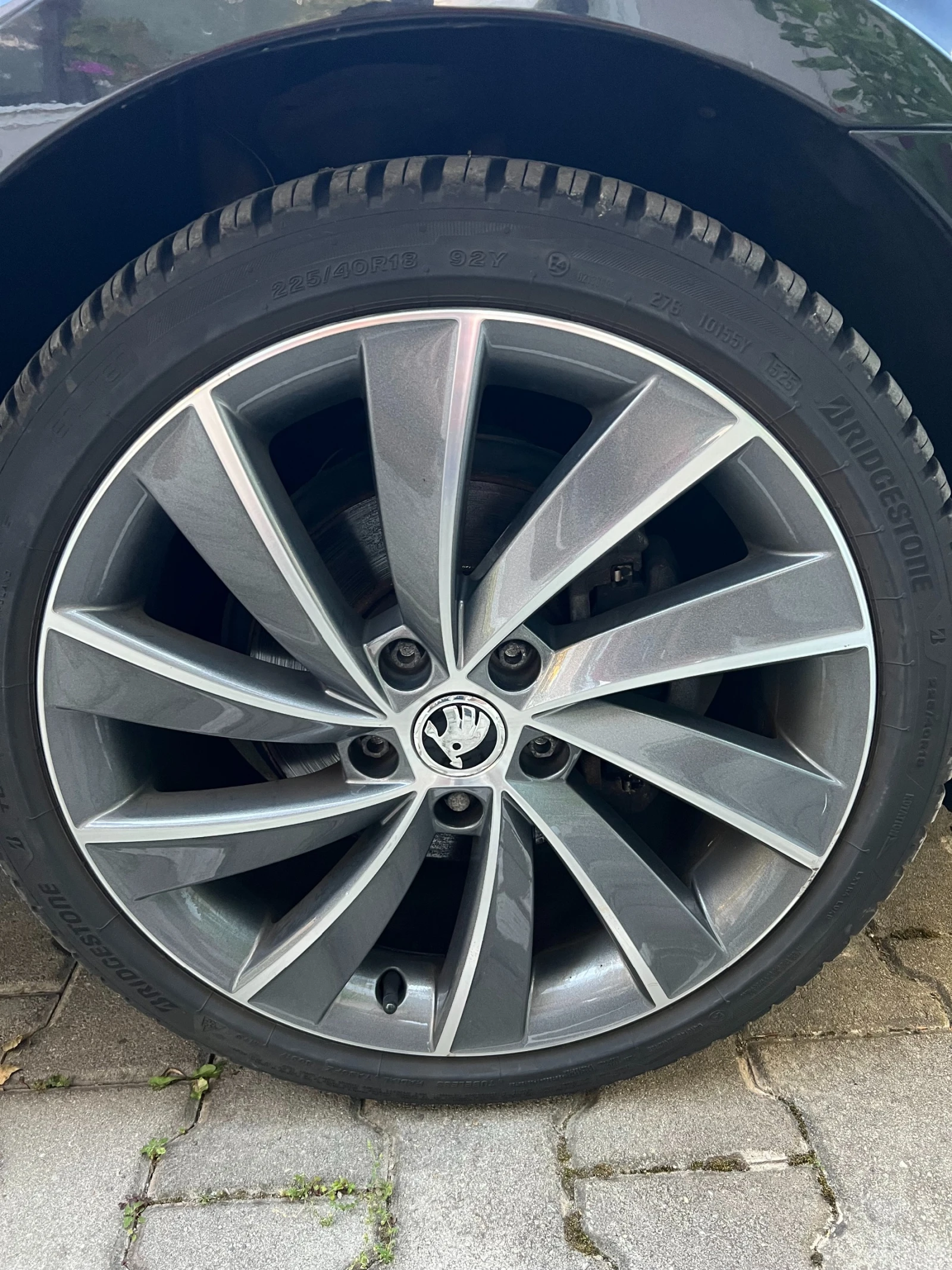 Skoda Octavia 2.0-TDI Laurin&Klement / История/Дистроник/Памет, снимка 14 - Автомобили и джипове - 55289666