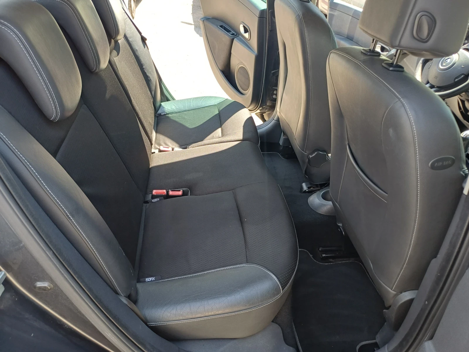 Renault Clio 1.2i  R, снимка 13 - Автомобили и джипове - 55563142