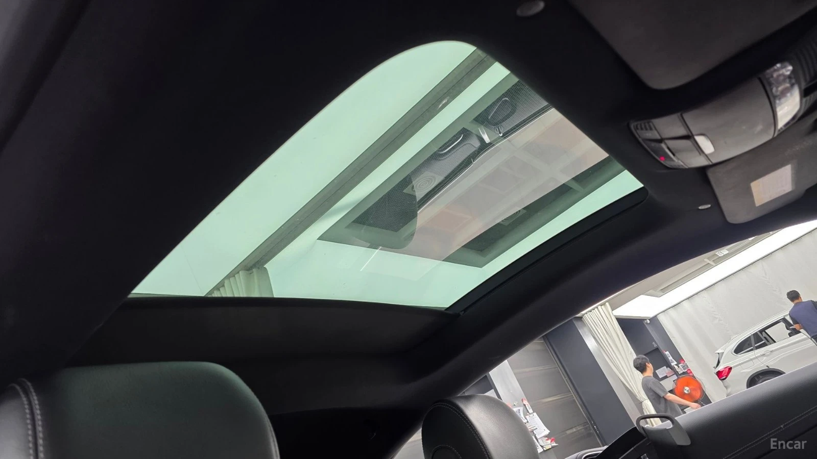 Mercedes-Benz E 220 HUD* КОЖА* НАВИ* ПАНО* АВТОКРЕДИТ, снимка 15 - Автомобили и джипове - 55679075