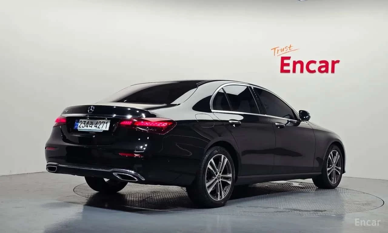Mercedes-Benz E 250 Avantgarde| ПАНО| ОБДУХВАНЕ| 360САМ| 2 КЛЮЧА| , снимка 2 - Автомобили и джипове - 56169006