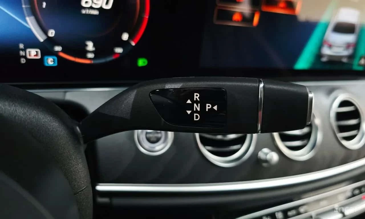 Mercedes-Benz E 250 Avantgarde| ПАНО| ОБДУХВАНЕ| 360САМ| 2 КЛЮЧА| , снимка 9 - Автомобили и джипове - 56169006