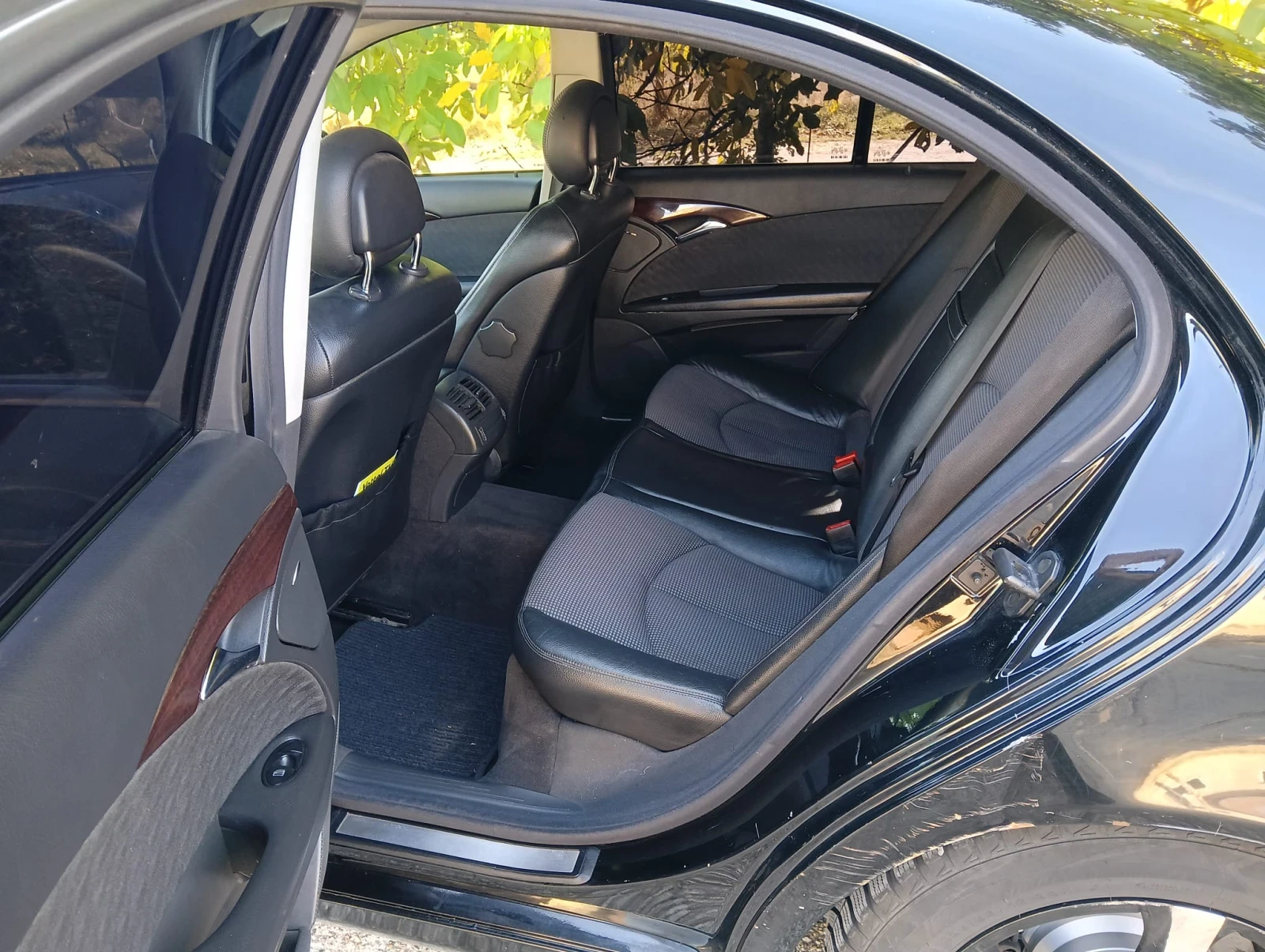 Mercedes-Benz E 270, снимка 7 - Автомобили и джипове - 56624695