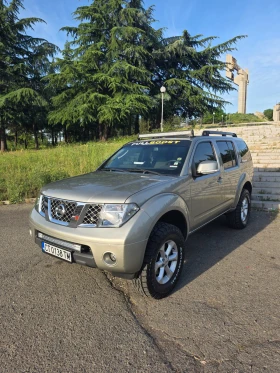 ������ Nissan Pathfinder
