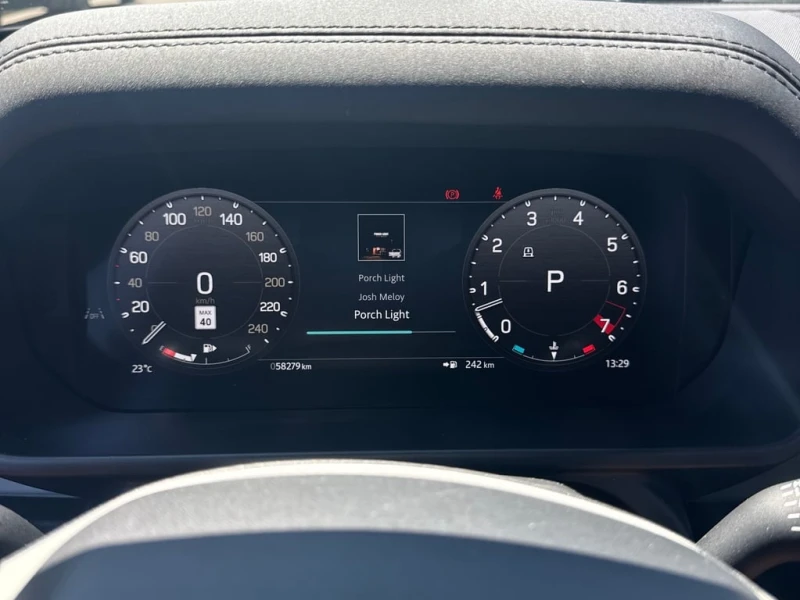 Land Rover Defender * X Dynamic SE * CARFAX * БЕЗ ПЪРВОНАЧАЛНА ВНОСКА, снимка 8 - Автомобили и джипове - 52959342