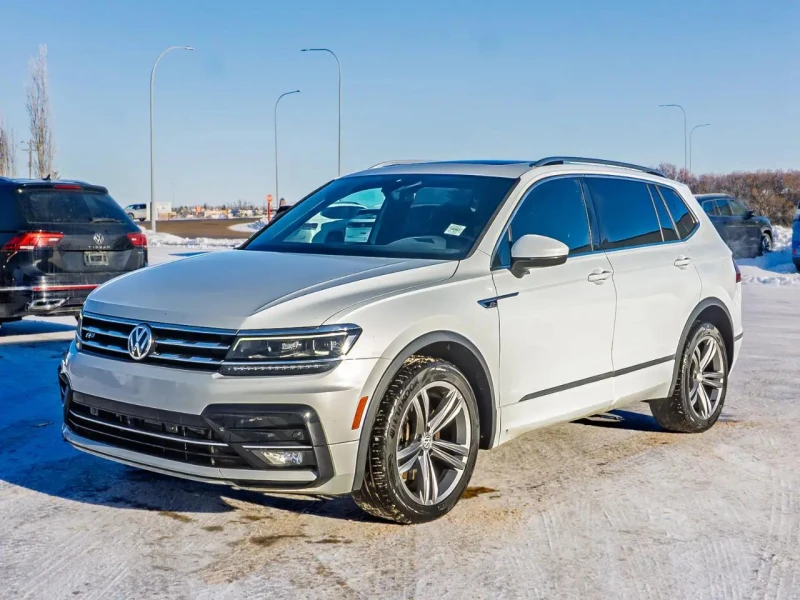 VW Tiguan Highline* R-line* 4motion* Пано* Подгреви* 360
