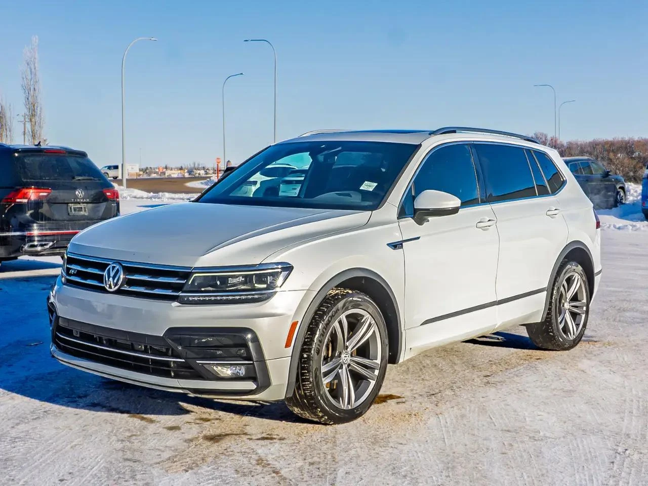 VW Tiguan Highline* R-line* 4motion* Пано* Подгреви* 360, снимка 1