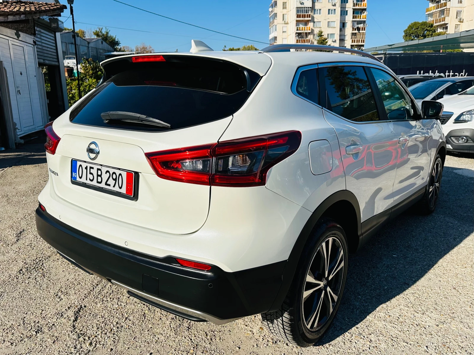 Nissan Qashqai 1.6dci 131кс ПАНОРАМА АВТОМАТ 360  FULL LED KEYLES - изображение 6