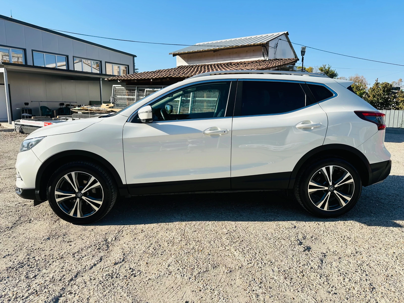 Nissan Qashqai 1.6dci 131кс ПАНОРАМА АВТОМАТ 360  FULL LED KEYLES - изображение 4