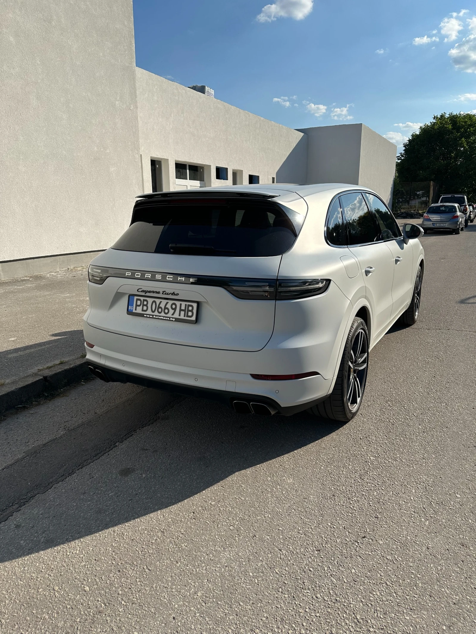 Porsche Cayenne Turbo - изображение 3