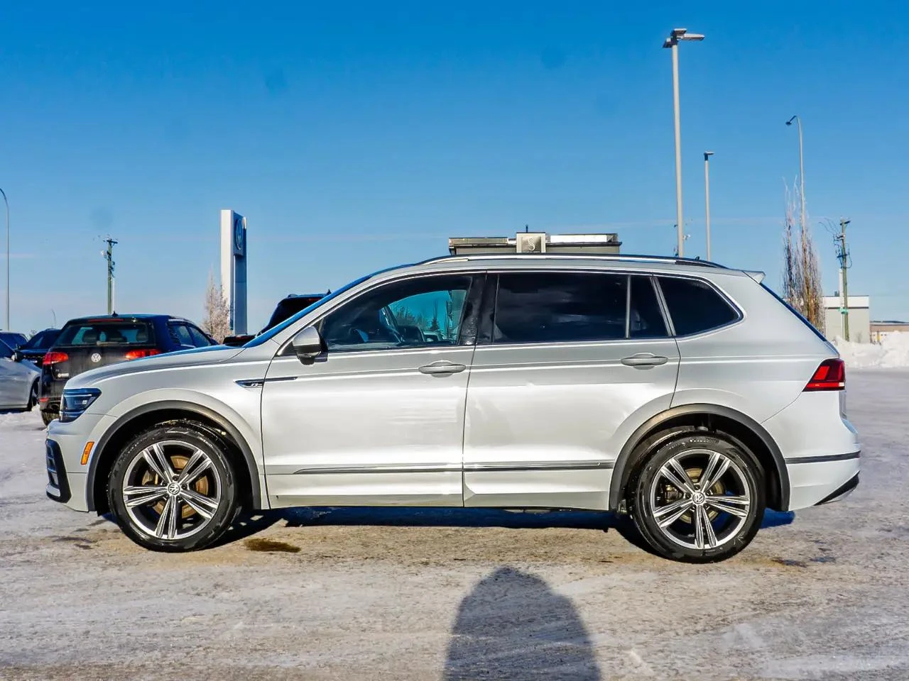 VW Tiguan Highline* R-line* 4motion* Пано* Подгреви* 360 - изображение 3