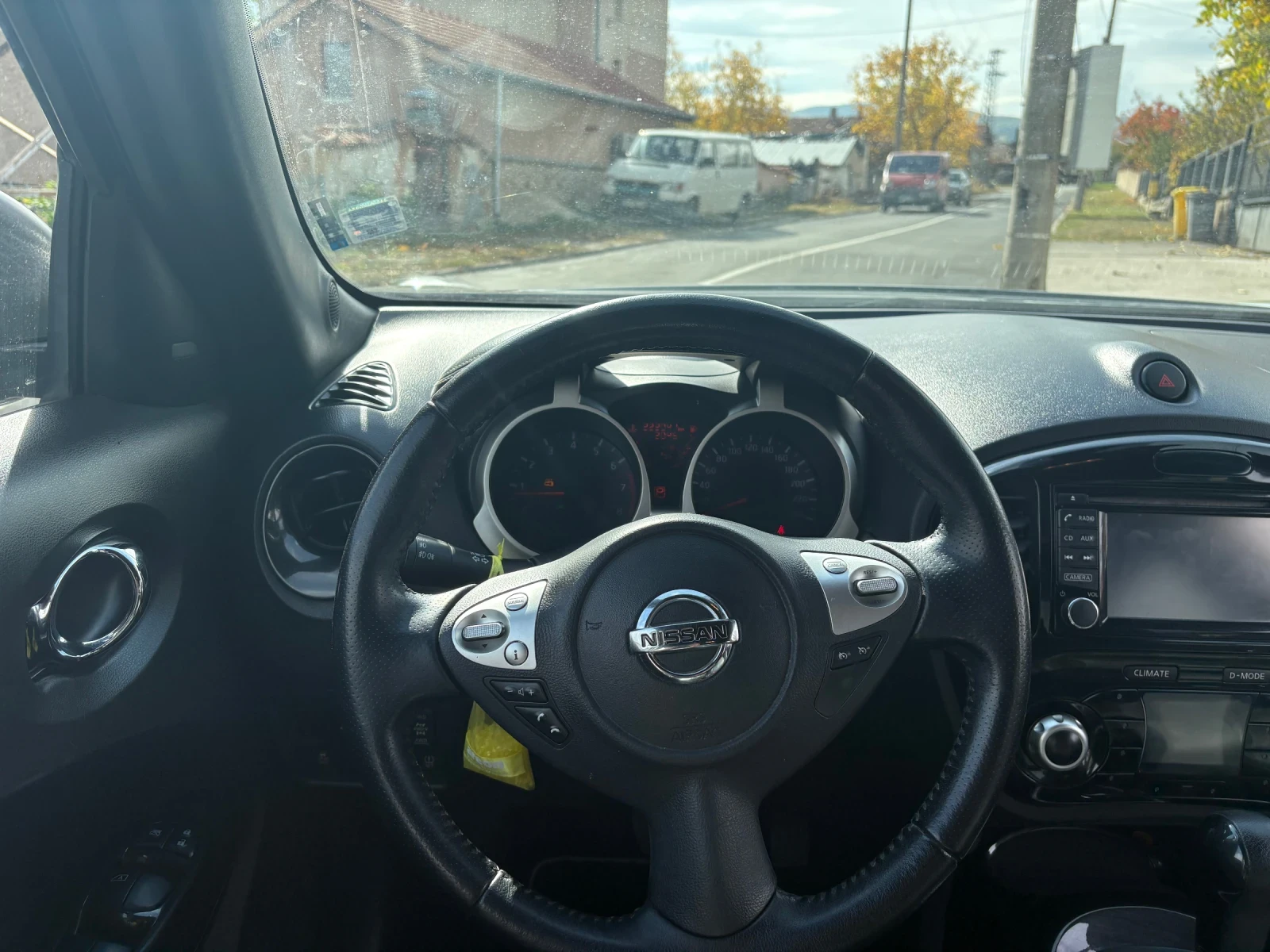 Nissan Juke, снимка 11 - Автомобили и джипове - 54575922