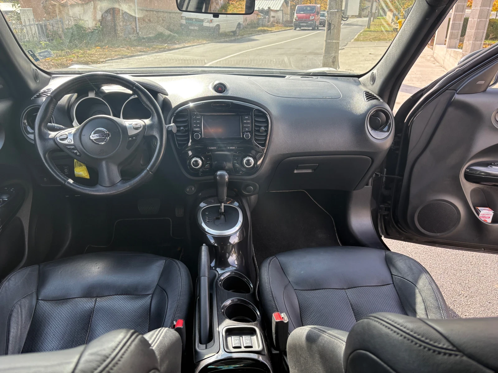 Nissan Juke, снимка 12 - Автомобили и джипове - 54575922