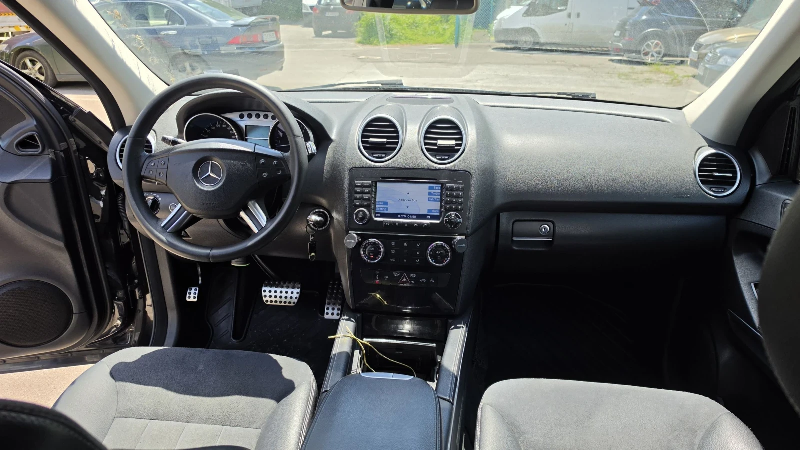 Mercedes-Benz ML 320 Перфектен обслужен , снимка 16 - Автомобили и джипове - 55144200