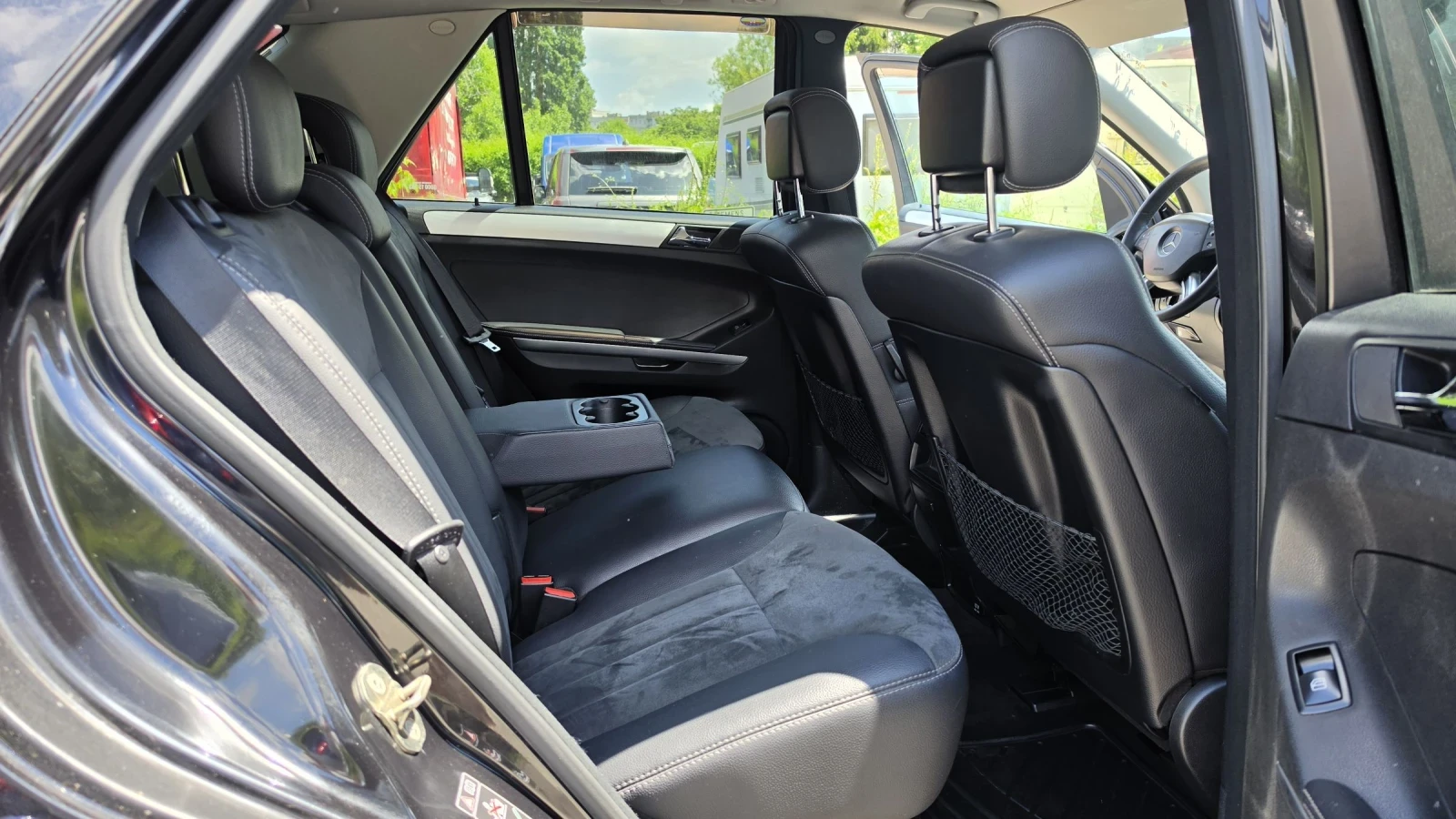 Mercedes-Benz ML 320 Перфектен обслужен , снимка 15 - Автомобили и джипове - 55144200
