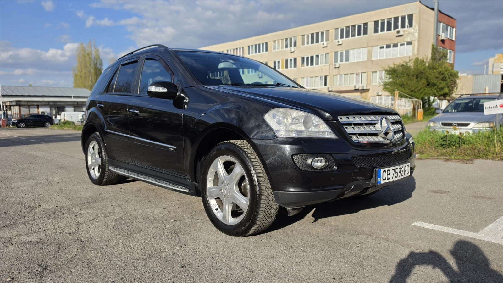 Mercedes-Benz ML 320 Перфектен обслужен , снимка 3 - Автомобили и джипове - 55144200
