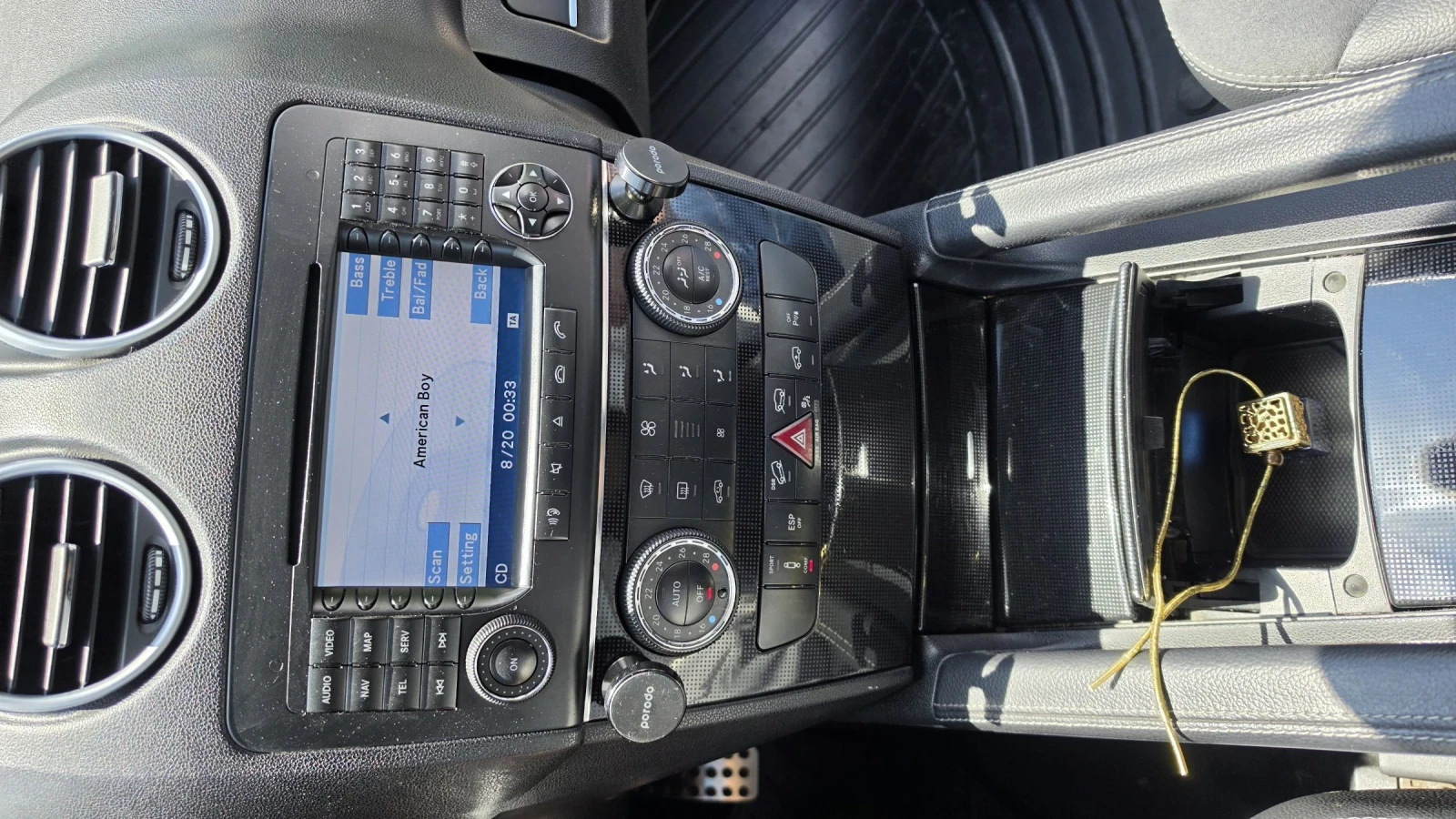 Mercedes-Benz ML 320 Перфектен обслужен , снимка 11 - Автомобили и джипове - 55144200