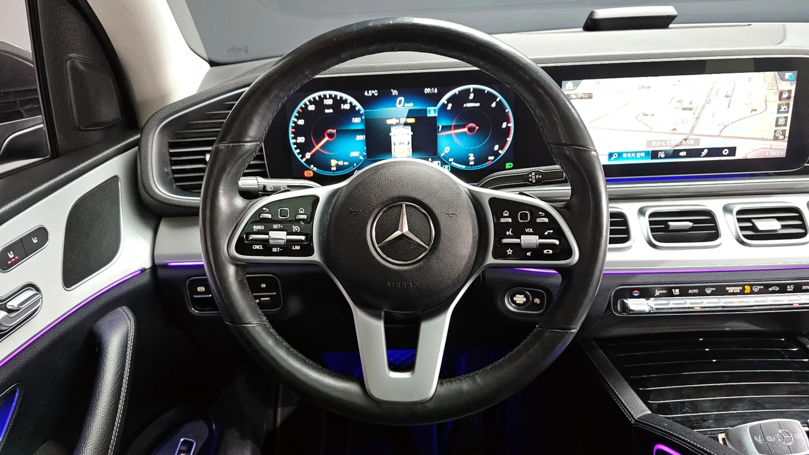 Mercedes-Benz GLE 300 * ПАНОРАМА * 2 КЛЮЧА * АМБИЕНТНО * , снимка 9 - Автомобили и джипове - 55283470