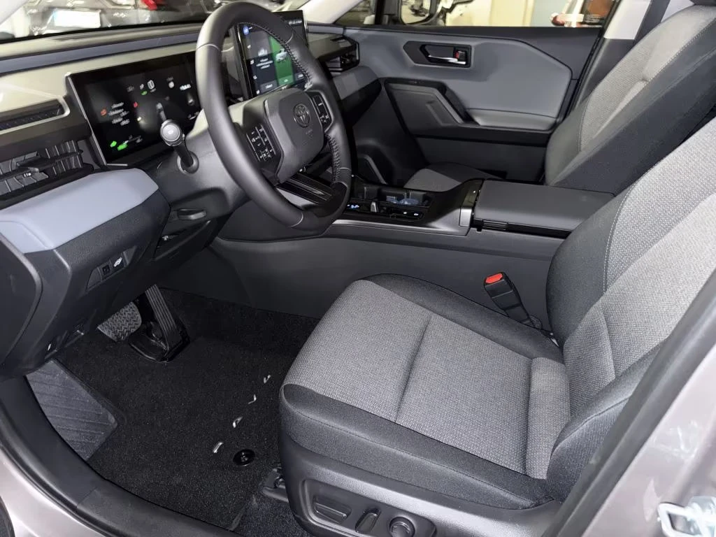 Toyota Rav4 НОВ!/HEV/185HP/EXECUTIVE/CAM/LED/KLESS/488q, снимка 7 - Автомобили и джипове - 55293916