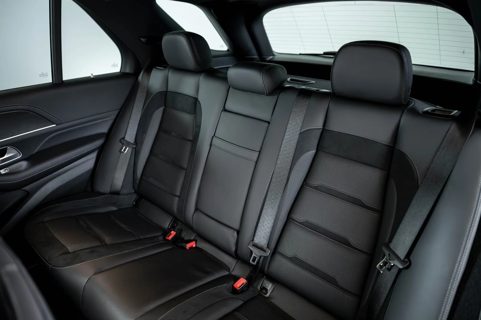 Mercedes-Benz GLE 63 S AMG 4M/ NIGHT/ BURM/ MULTIBEAM / HUD / 360 / EXCLUSIVE | Mobile.bg � ����������� 16