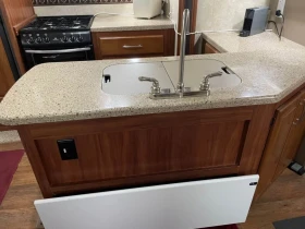 Каравана Riva Американска каравана RV, снимка 7 - Каравани и кемпери - 53689258