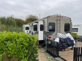 Каравана Riva Американска каравана RV, снимка 2 - Каравани и кемпери - 53689258