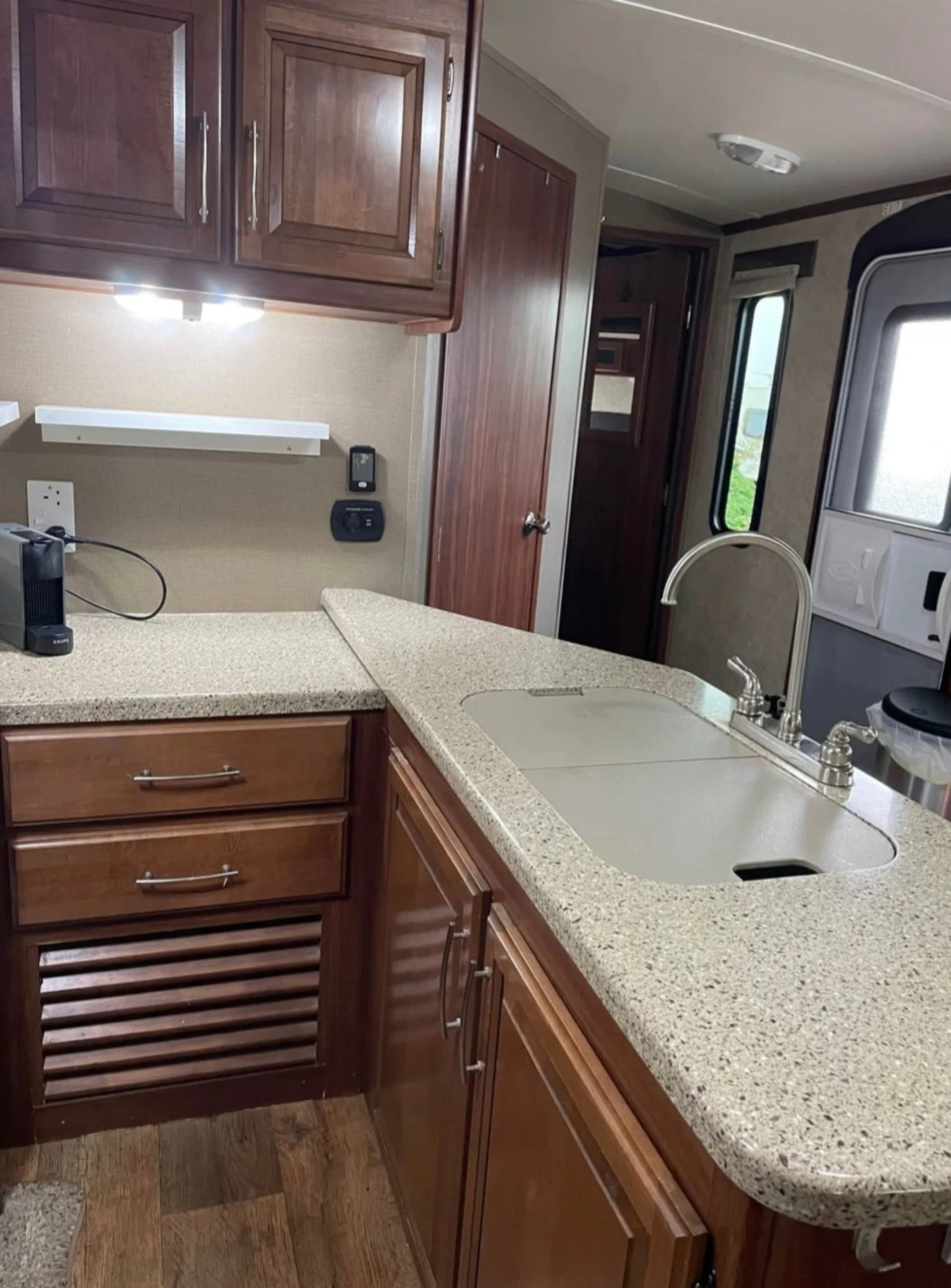 Каравана Riva Американска каравана RV - изображение 8