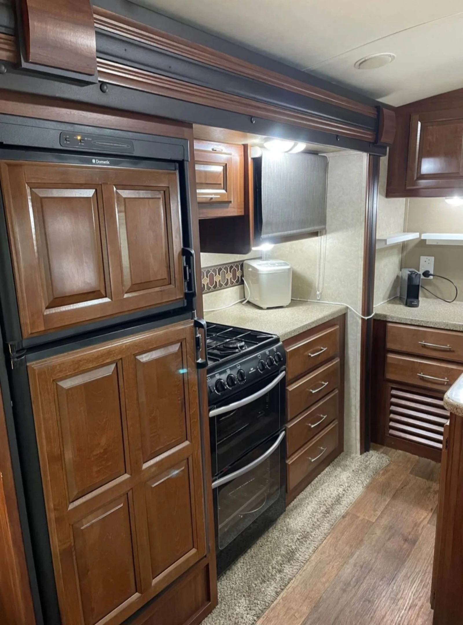 Каравана Riva Американска каравана RV - изображение 4