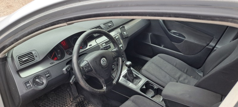 VW Passat 2.0tdi, снимка 2 - Автомобили и джипове - 44673568