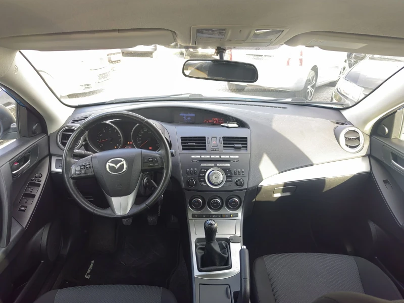 Mazda 3 1.6, снимка 8 - Автомобили и джипове - 47363139