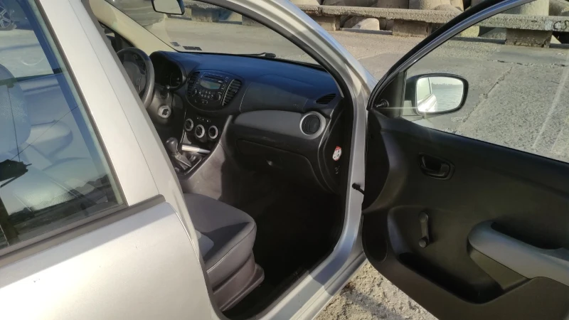 Hyundai I10, снимка 11 - Автомобили и джипове - 47452681